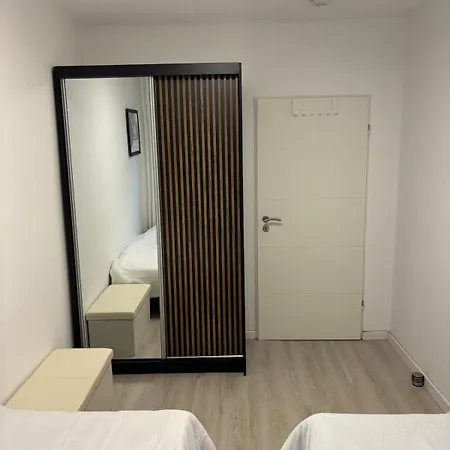 3-room - Near Airport & Hamburg Lejlighed *