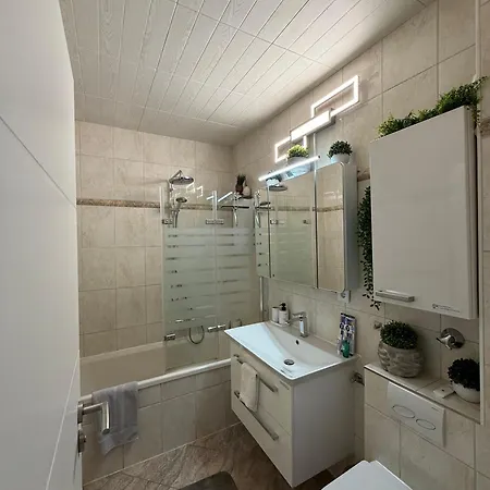 Lejlighed 3-room - Near Airport & Hamburg *