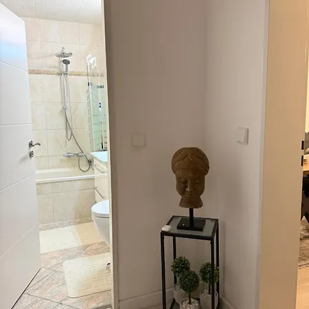 3-room - Near Airport & Hamburg Lejlighed *